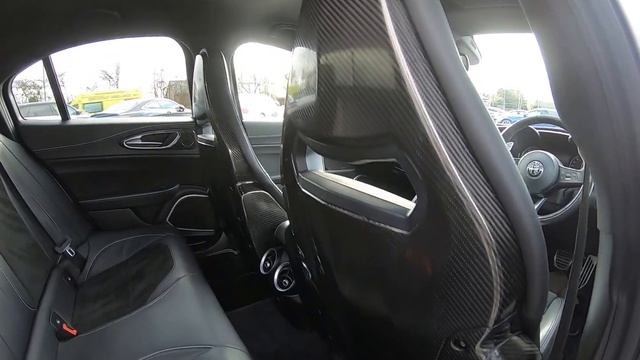 2017 (17) Alfa Romeo Giulia 2.9 V6 Bi-Turbo Quadrifoglio Auto Euro 6 (s/s) 4dr смотреть онлайн