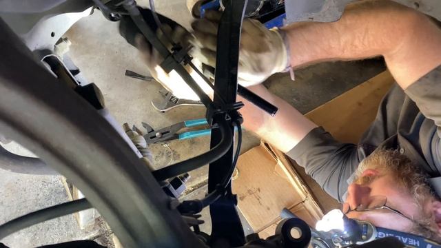 2013 Chrysler 300, 3.6L RWD, How To Replace Inner & Outer Tie Rods смотреть онлайн