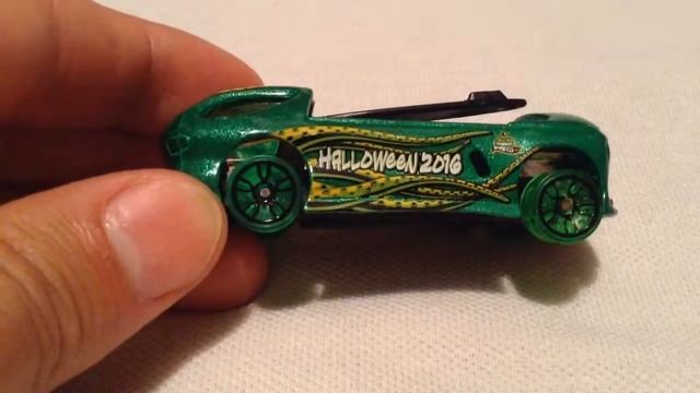 Hot Wheels Deora II (2016 Happy Halloween! Series) смотреть онлайн