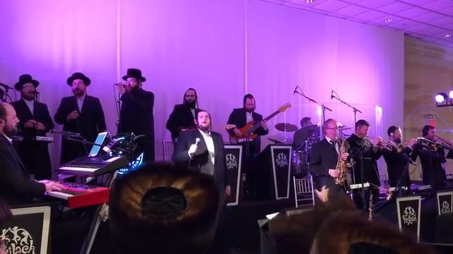 Shmily ungar freilach and shira choir singing beish смотреть онлайн