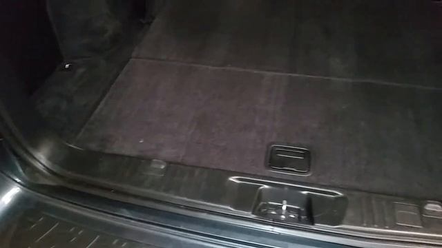 2001-2006 Acura MDX - Checking Small Storage Compartment Under Lid In Cargo Area смотреть онлайн