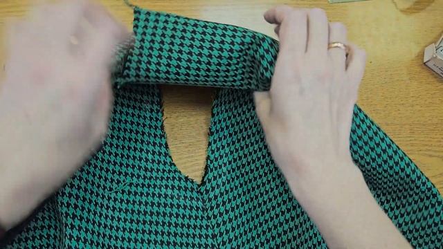 Корректировка проймы после примерки. Ошибки при осноровки. смотреть онлайн