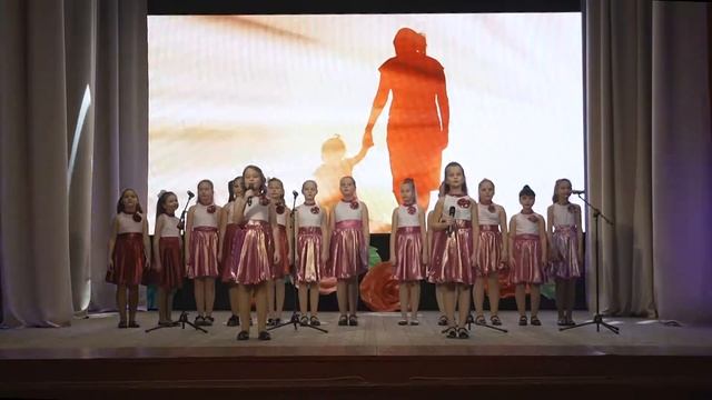 Праздничный концерт «Для любимых и единственных» смотреть онлайн