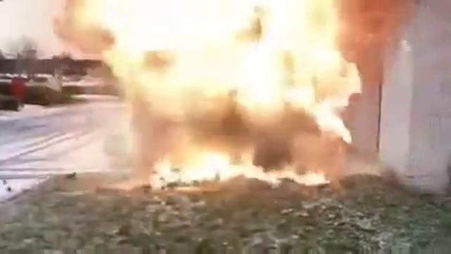 Must see cadillac explosion!!! смотреть онлайн