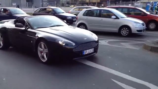 Aston Martin V8 Vantage Roadster in Stuttgart смотреть онлайн