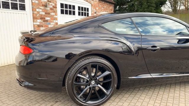 2020/70 BENTLEY CONTINENTAL GT 4.0 V8 IN BELUGA SOLID WITH MAIN HIDE IN LINEN смотреть онлайн