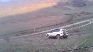 Нива Шевроле в подъеме по грязи в Асаликенте