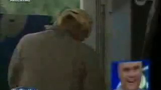 Janusz przedrzeźnia Karolinę смотреть онлайн