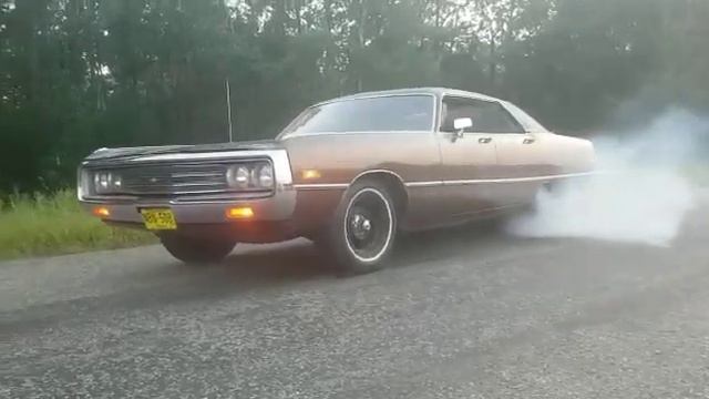 1971 Chrysler Newport 383 Burnout смотреть онлайн