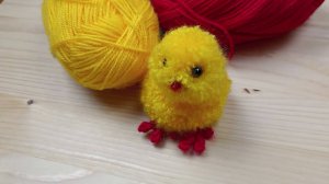 Игрушки из помпонов видеоурок.  Цыпленок из пряжи