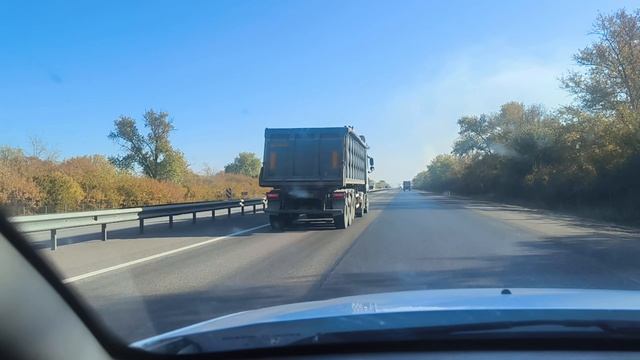 Тонар ГРЗ АЕ9928 82 регион 140 км/ч по трассе. А потом у них тормоза отказывают...