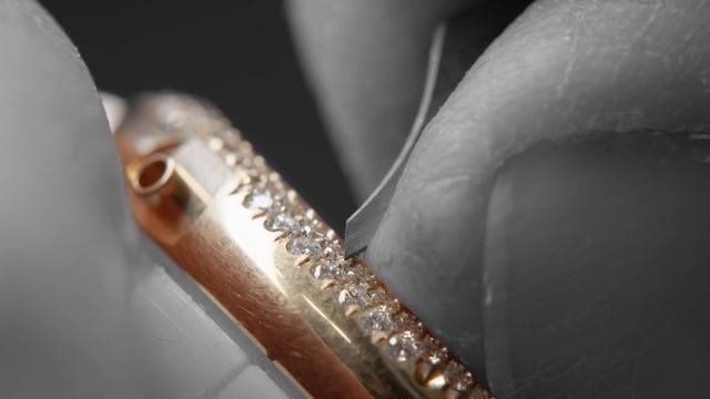 Patek Philippe Watches: How Diamonds Are Set On A Watch Case | aBlogtoWatch смотреть онлайн