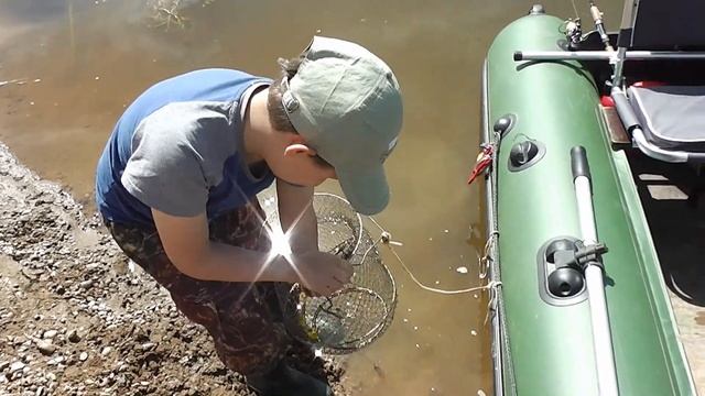 Рыбалка на р. Чепца с детьми\открытие водно-моторного сезона\голавль и окунь на спиннинг