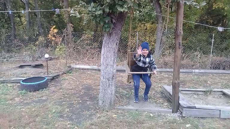 Жизнь в деревне - События дня: Приехали дети смотреть онлайн