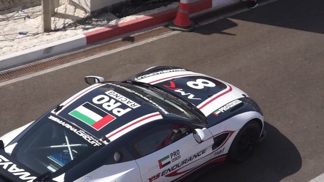 Aston Martin GT4 Experience, Yas Marina Circuit Abu Dhabi смотреть онлайн