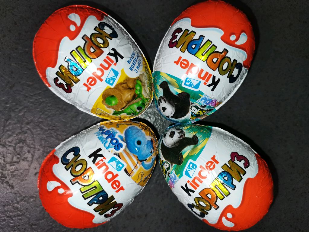 Открываем киндер яйца на 400 руб. в прямом эфире