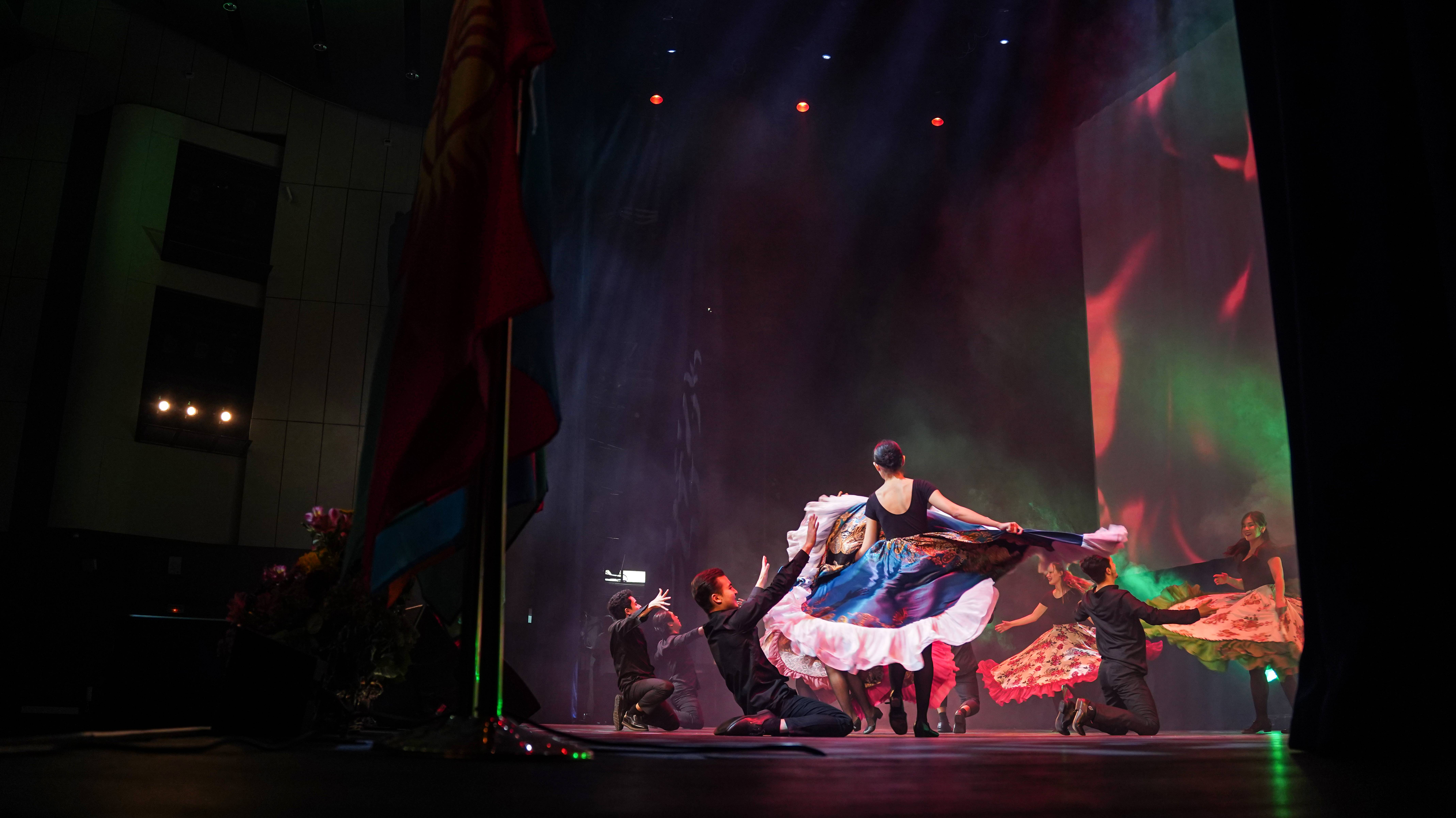 Торжественная церемония закрытия смотреть онлайн