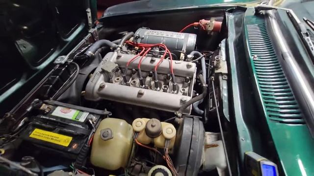 72 Alfa Romeo GTV cold start смотреть онлайн