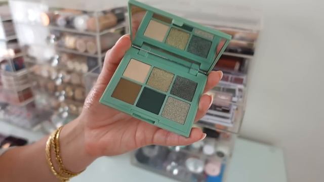 Decluttering my entire makeup collection 🗑️ Spring Cleaning 🥰 смотреть онлайн