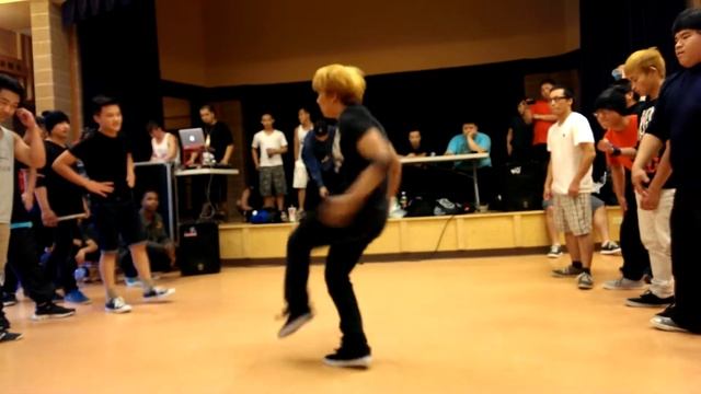 Eau Claire vs. Wausau | WI Wars 2013 | Prelims смотреть онлайн