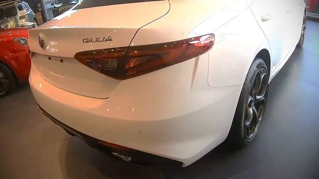 Alfa Romeo Giulia Veloce 2017 2,2 210 KM Q4 AT8 смотреть онлайн