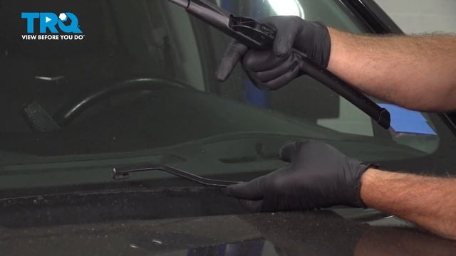How to Replace Windshield Wiper Blades 2015-2020 Cadillac Escalade смотреть онлайн