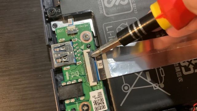 (Solved) How to fix a Laptop after Water 💧 Got Inside !! ASUS E203 смотреть онлайн