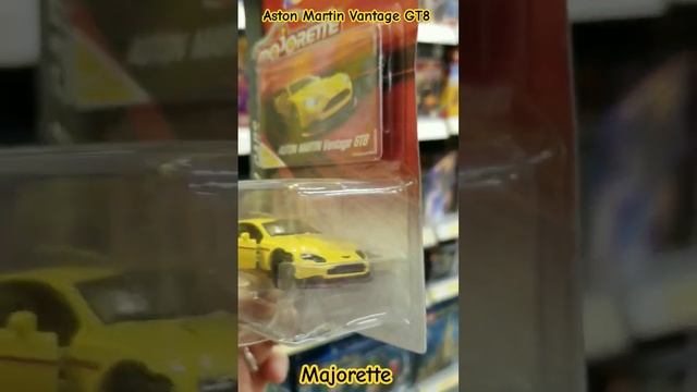 Aston Martin Vantage GT8 yellow diecast toy Majorette смотреть онлайн