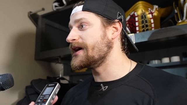 Jack Eichel & Adin Hill React to EPIC Stick Save, Vegas GM1 Stanley Cup Win, Physical Play of Game смотреть онлайн