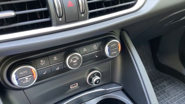 Alfa Romeo Stelvio Q4 Super 8AT teszt | Ha már SUV, akkor legyen ilyen смотреть онлайн