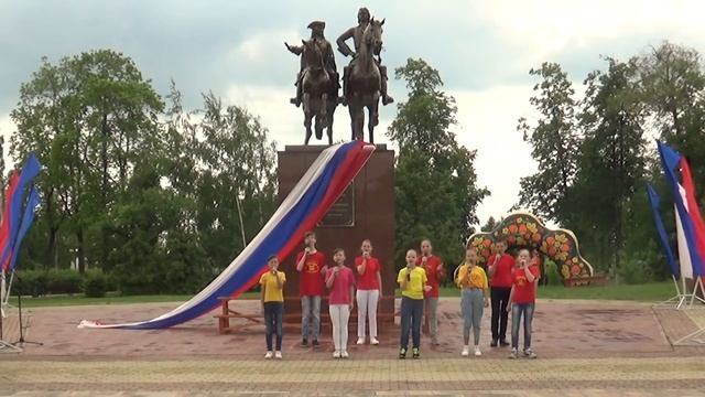 «МИРНЫЙ ДОМ ИЗ ДОБРОТЫ» анс.''Элегия'' смотреть онлайн