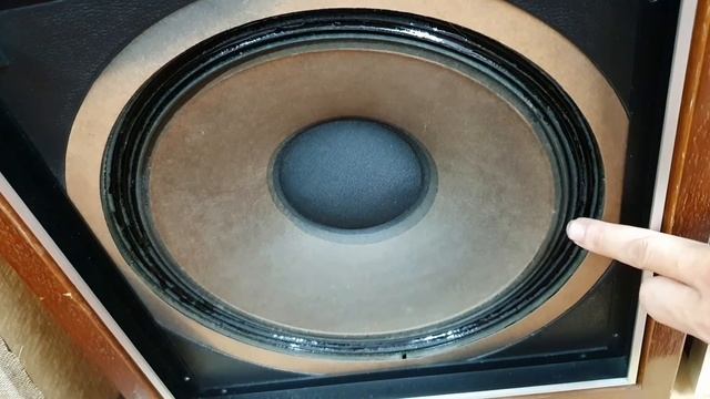 LOA LIVING AUDIO CE 1A iii JAPAN - ANH hợp tác. Giá: ĐÃ BÁN -- .ĐT : 0904088272 смотреть онлайн
