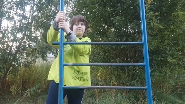 лезет Полина Гарина rutube смотреть онлайн