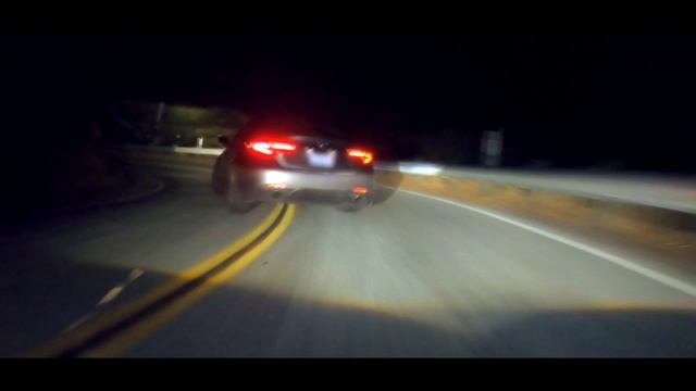 Fake Sports Sedan? 峠 2021 Alfa Romeo Giulia (part 2) POV test drive / Canyon run смотреть онлайн