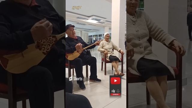 «Песенка о медведях» — песня композитора Александра Зацепина на слова поэта Леонида Дербенёва