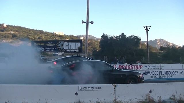 2021 Tesla Model Y Performance vs. 2018 Dodge Charger SRT Hellcat смотреть онлайн