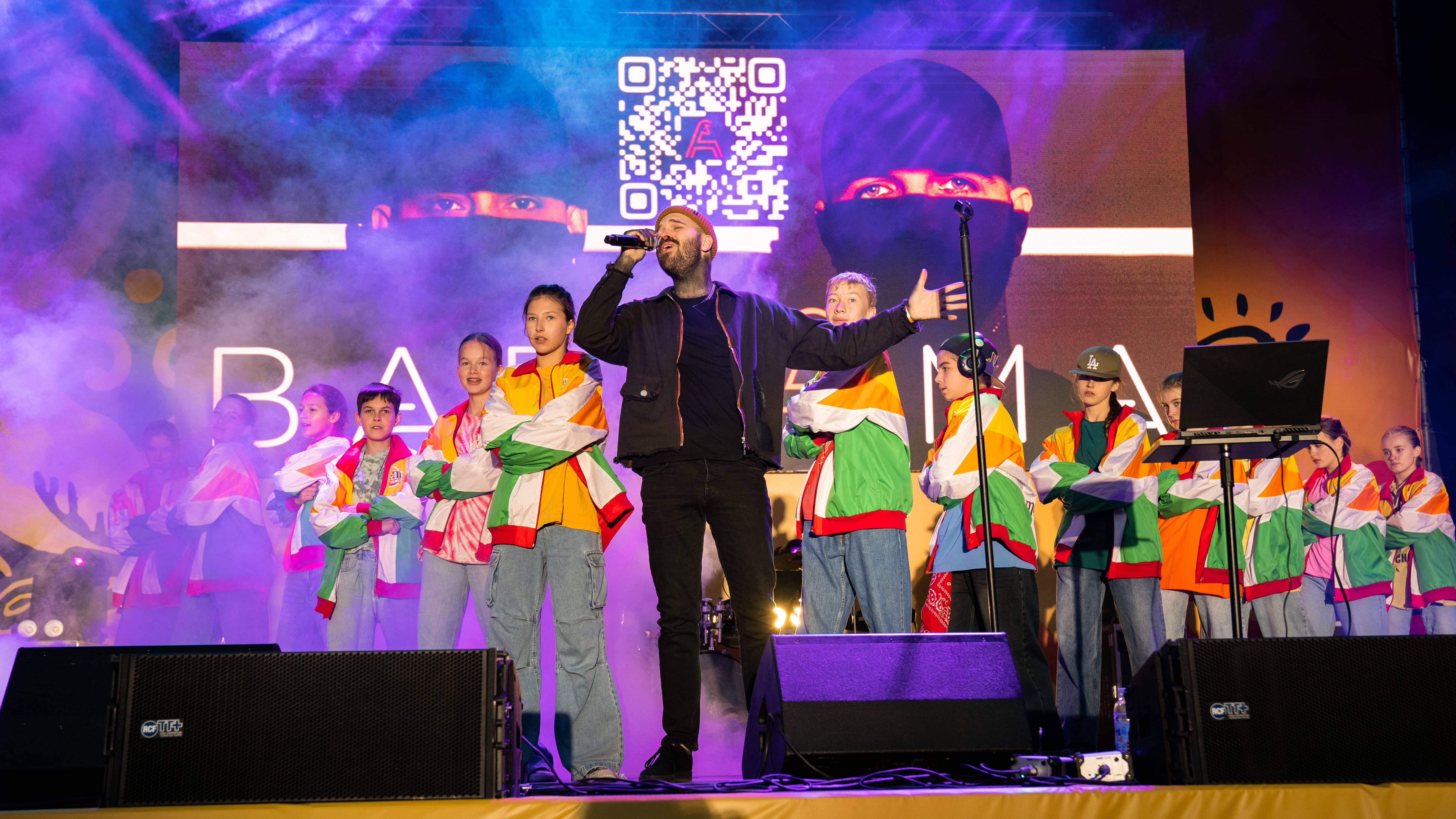 BARLAMA + M&M's - Я танцую на столе (Live АмурФест Осень 2024)