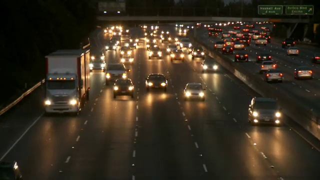 OD2_U3_Talking_point_-_How_things_are_different_now_from_long_ago_F смотреть онлайн