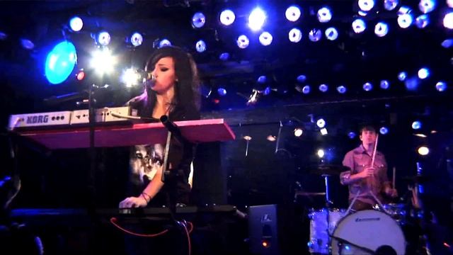 Lights - Ice - Live On Fearless Music HD смотреть онлайн