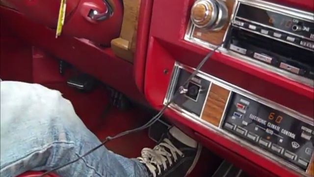 1984 Cadillac Coupe DeVille смотреть онлайн