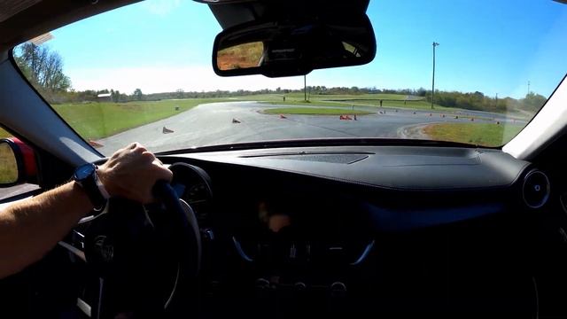 2017 Alfa Romeo Giulia Ti Q4 Autocross - Run 1 смотреть онлайн