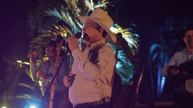 Carlos Alvarado (Llanerías - Video Oficial) смотреть онлайн