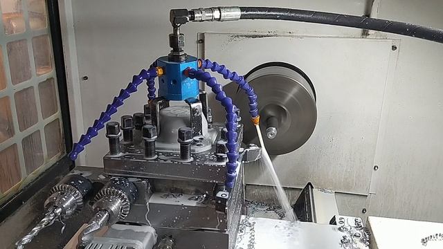 Работа на двух токарных станках с ЧПУ. смотреть онлайн