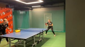 Настольный теннис вращение по подрезке гладкими и удар шипами по подрезке