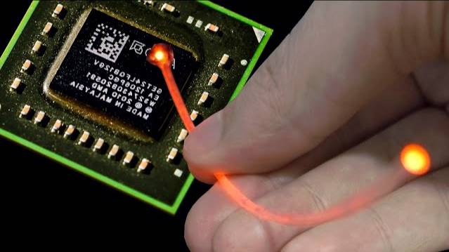 How Do You Connect Fiber Optics To a Chip? Do you know how? смотреть онлайн