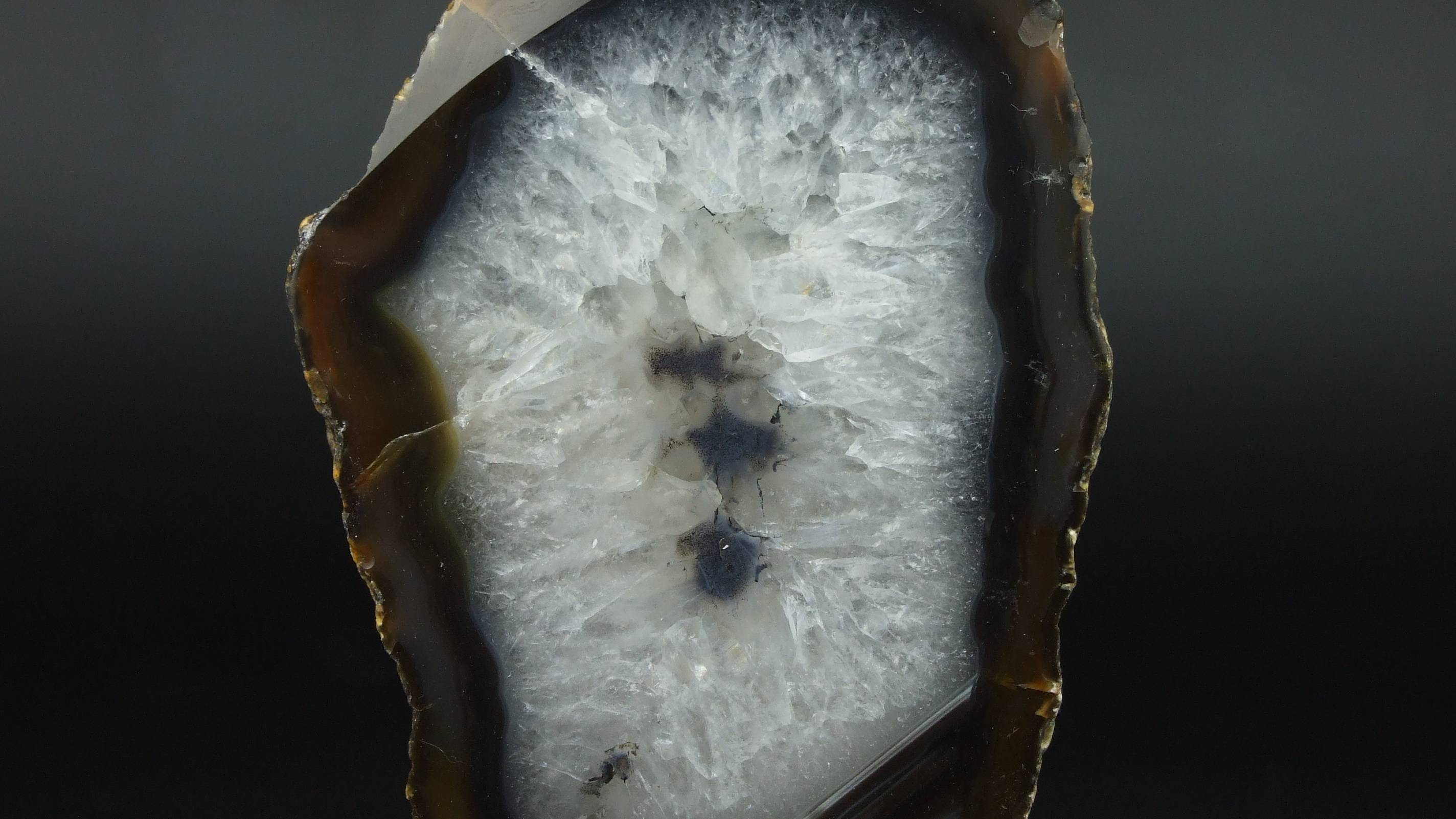 Срез бразильского агата на подставке / 694 смотреть онлайн