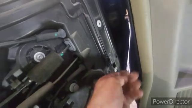 2010-2015 Chrysler Town and Country sliding door lock actuator replacement. смотреть онлайн