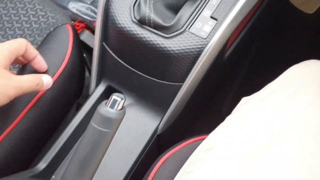 Review Daihatsu Rocky 1.2 X CVT 2021 Warna Putih