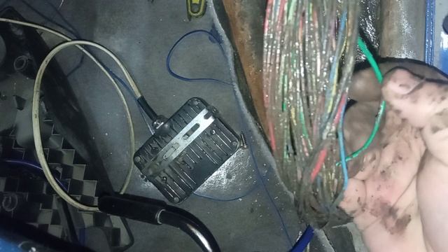 Mazda Demio не заводится