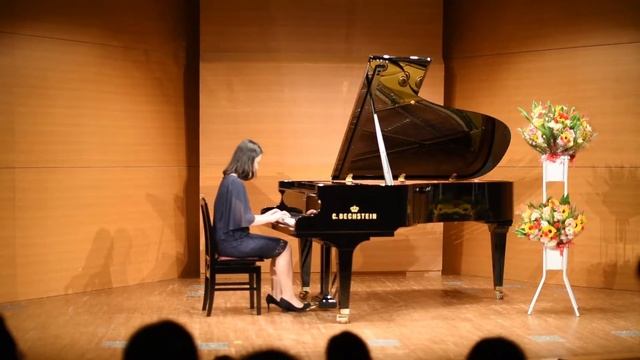 Keiko's started learning piano this year. Here's her first recital playing "The Rose" смотреть онлайн